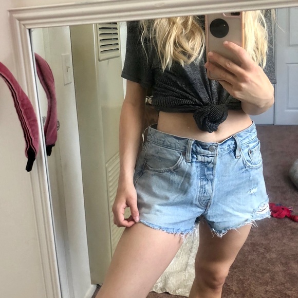 LEVIS 501 Distressed Cut Off Shorts - Picture 8 of 8